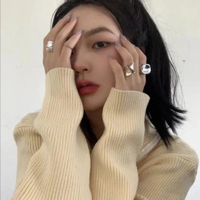 蜜桃女孩